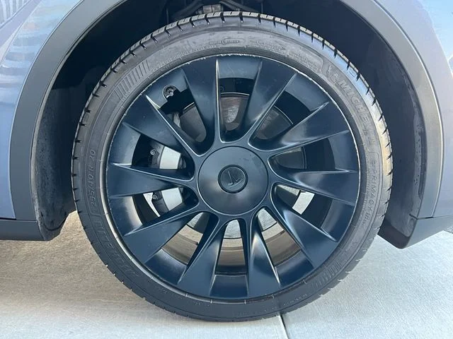 Used 2023 Midnight Silver Metallic Tesla Long Range image 14
