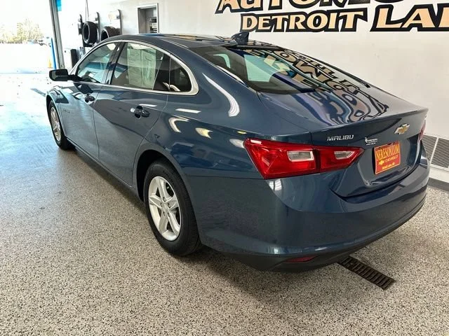 Used 2024 Lakeshore Blue Metallic Chevrolet 1LT image 7