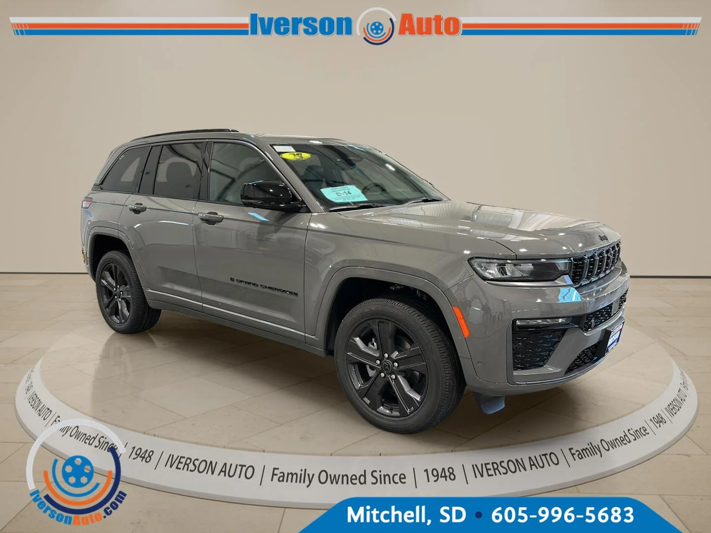 New 2027 Sting-Gray Clear-Coat Paint Jeep Limited Reserve image 1