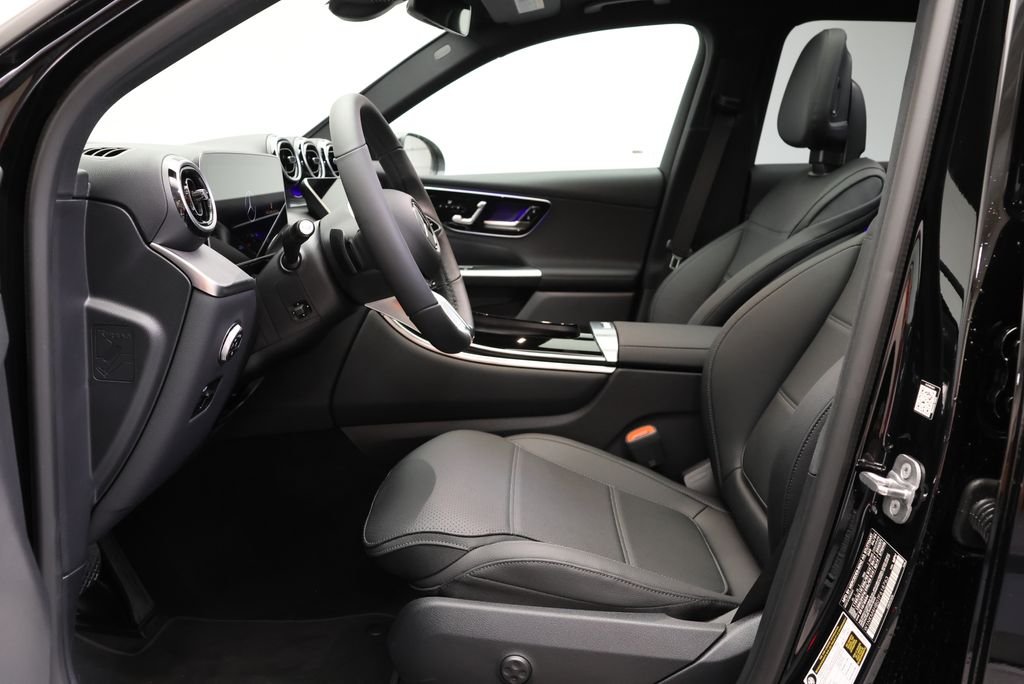 Used 2026 Black Mercedes-Benz GLC 300 image 37