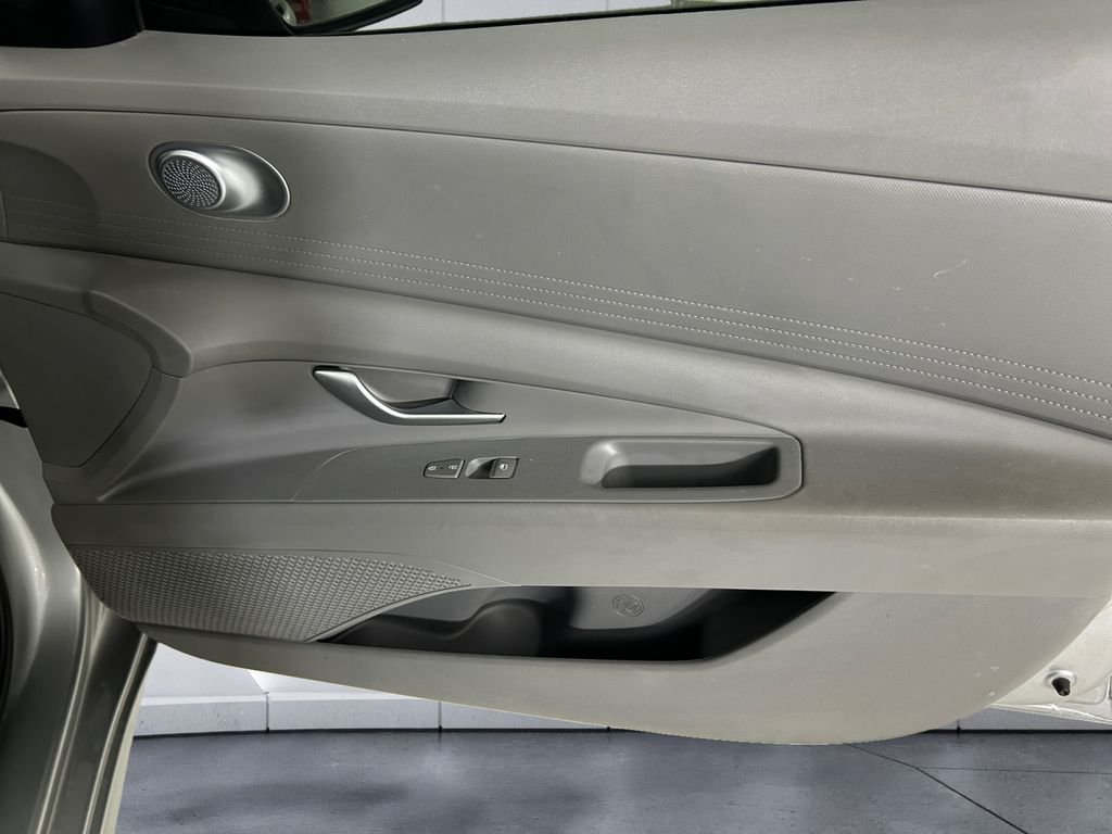 Used 2023 Silver Hyundai SE image 15