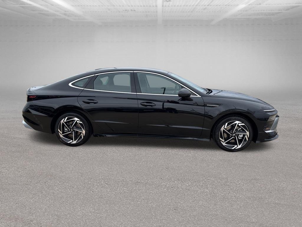New 2026 Abyss Black Hyundai SEL Sport image 6