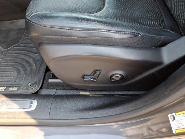 Used 2019 Gray Jeep Limited image 21