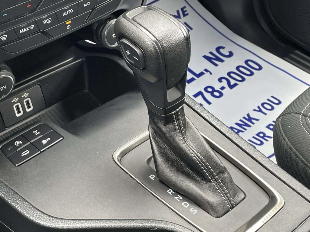 Used 2021 White Ford XLT image 33