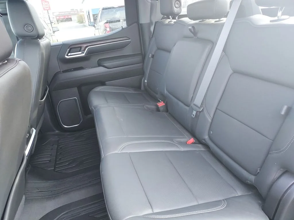 Used 2022 Silver GMC SLT image 28