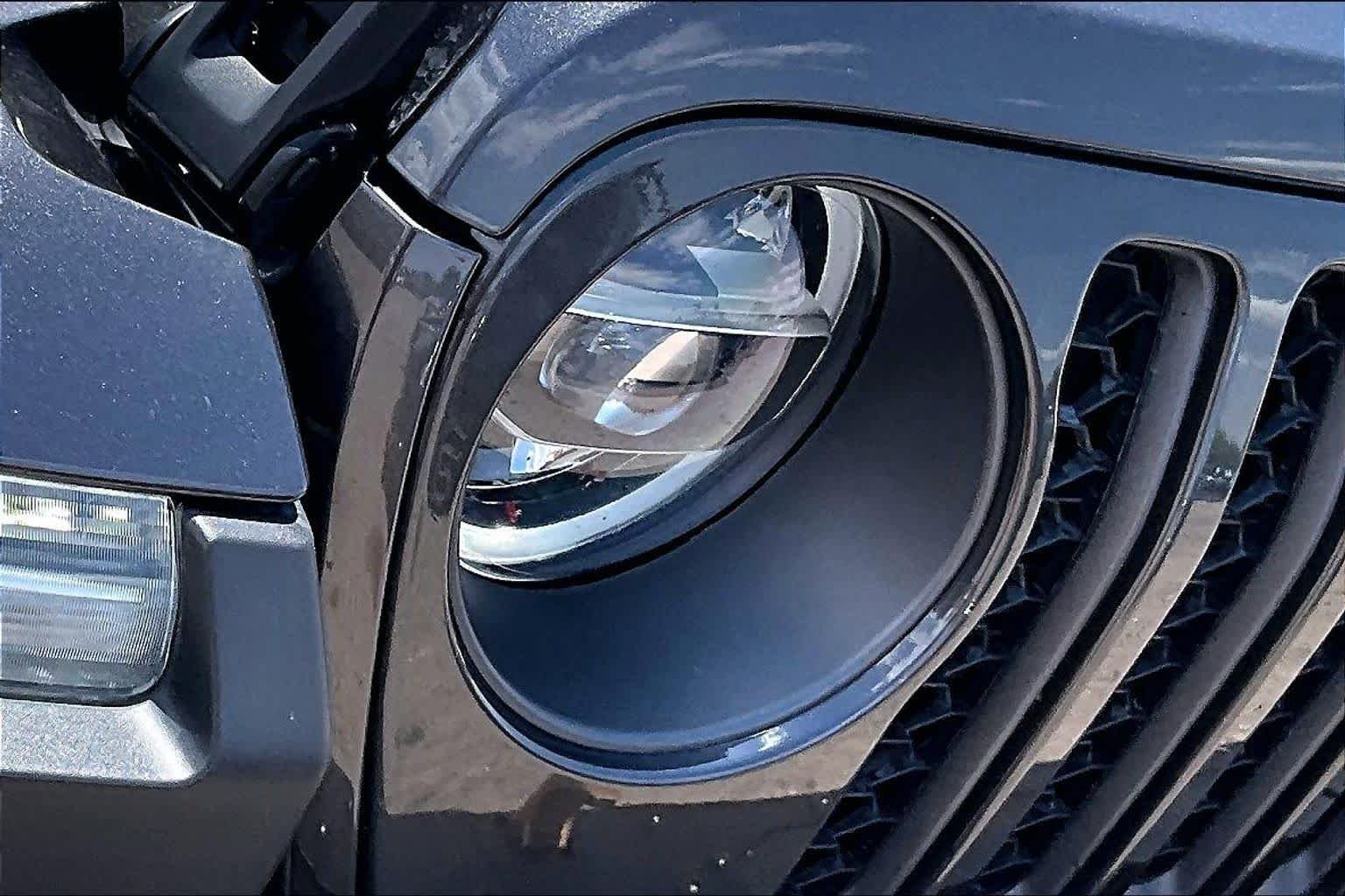 Used 2022 Granite Crystal Metallic Clearcoat Jeep Unlimited Rubicon 392 image 25