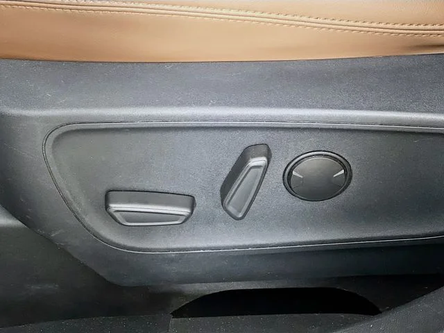 Used 2021 Blue Ford Outer Banks image 11