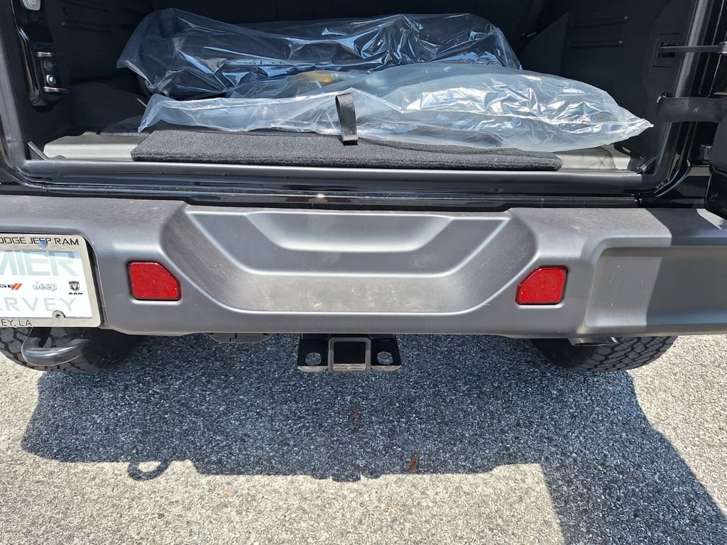 2025 Jeep Wrangler 4-Door Sahara - Photo 16