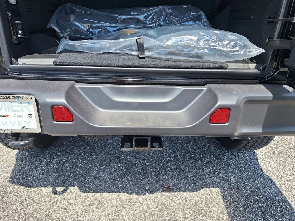 2025 Jeep Wrangler 4-Door Sahara - Photo 16