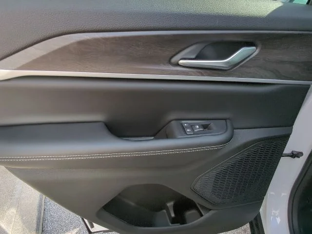 New 2026 White Jeep Altitude image 27