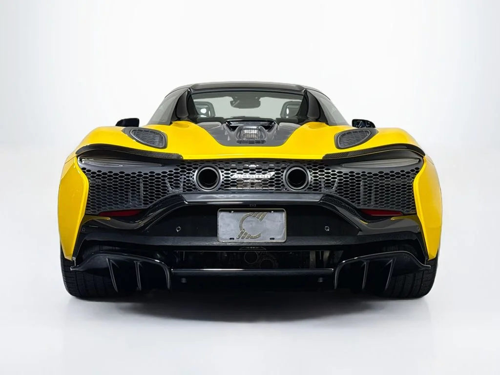 Used 2025 Volcano Yellow McLaren Performance image 4