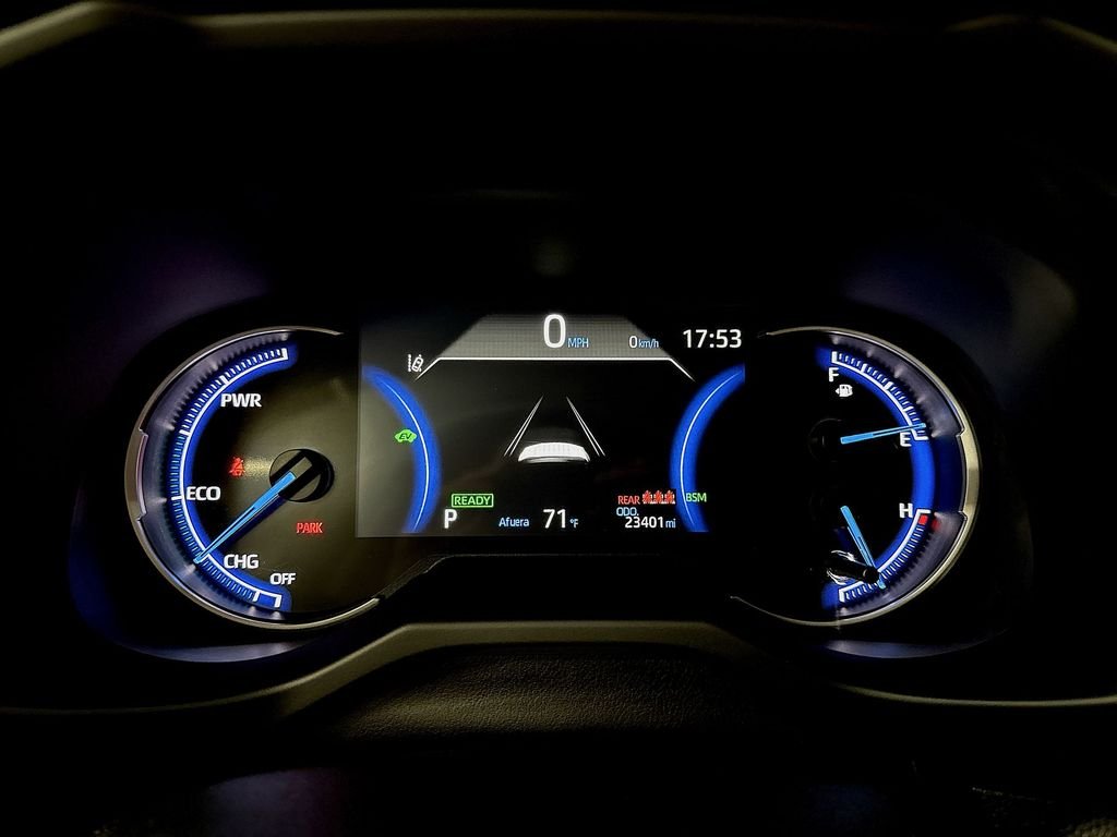 Used 2025 Silver Toyota XLE Premium image 10