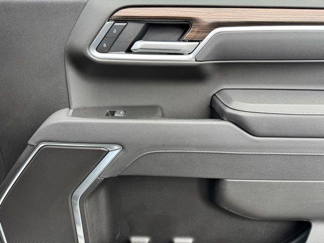 2025 Chevrolet Silverado 1500 LT - Photo 28