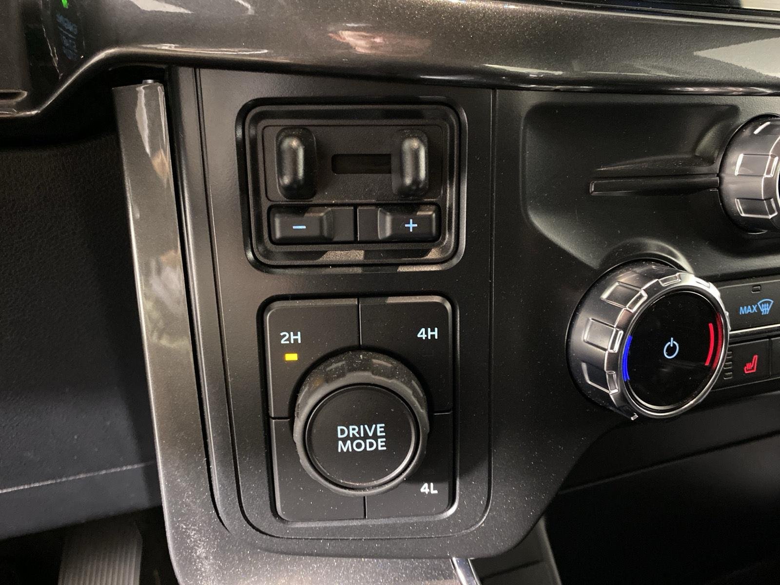 Used 2022 Agate Black Ford XLT image 24