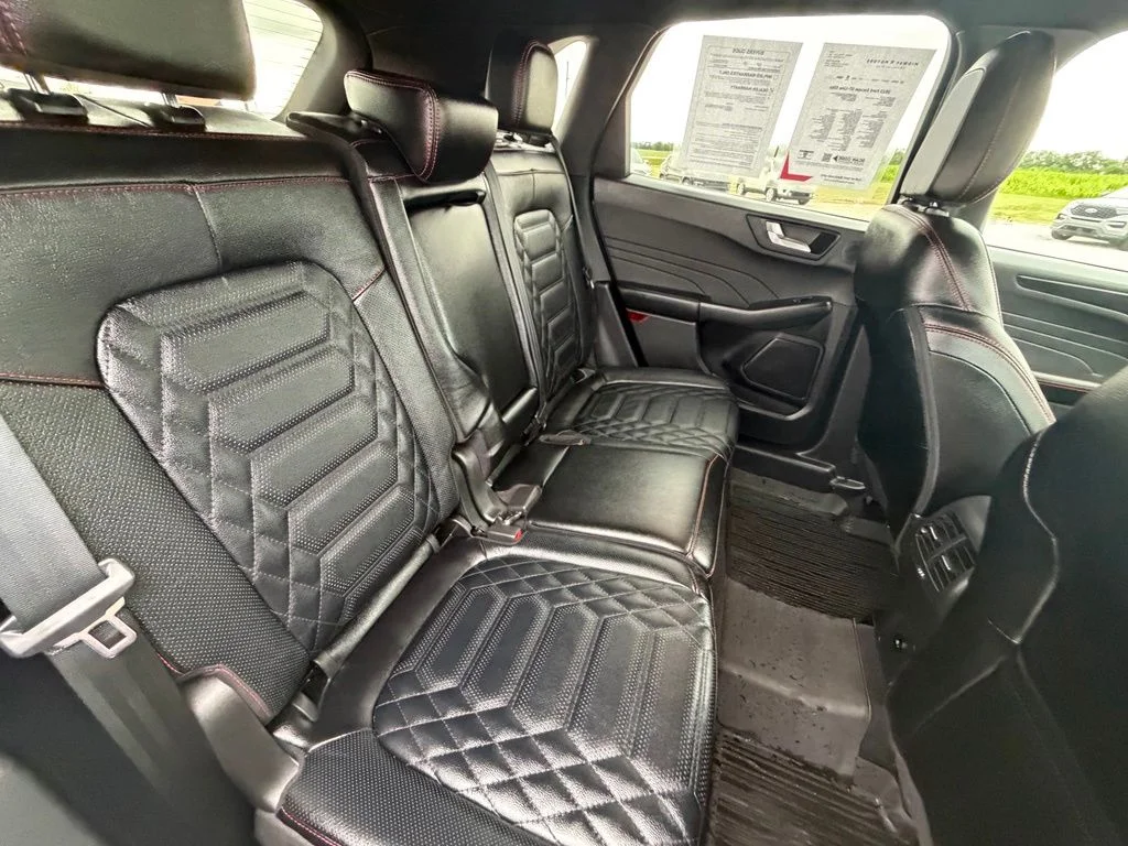Used 2023 Gray Ford ST-Line Elite image 30