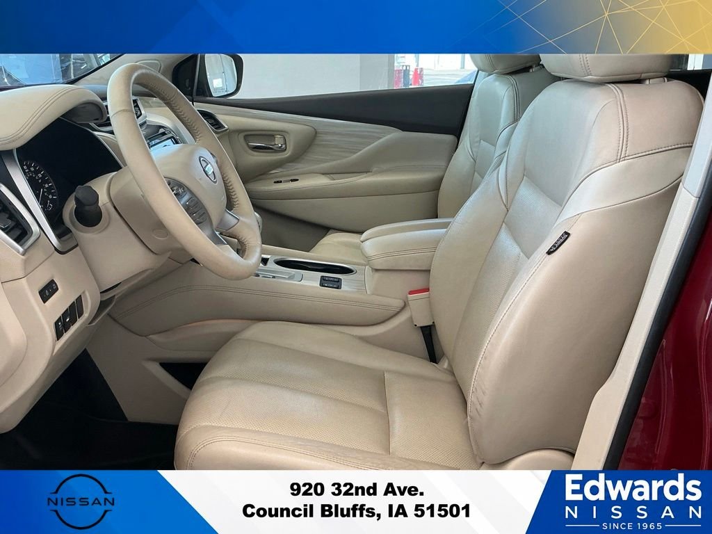 Used 2018 Red Nissan SL image 26