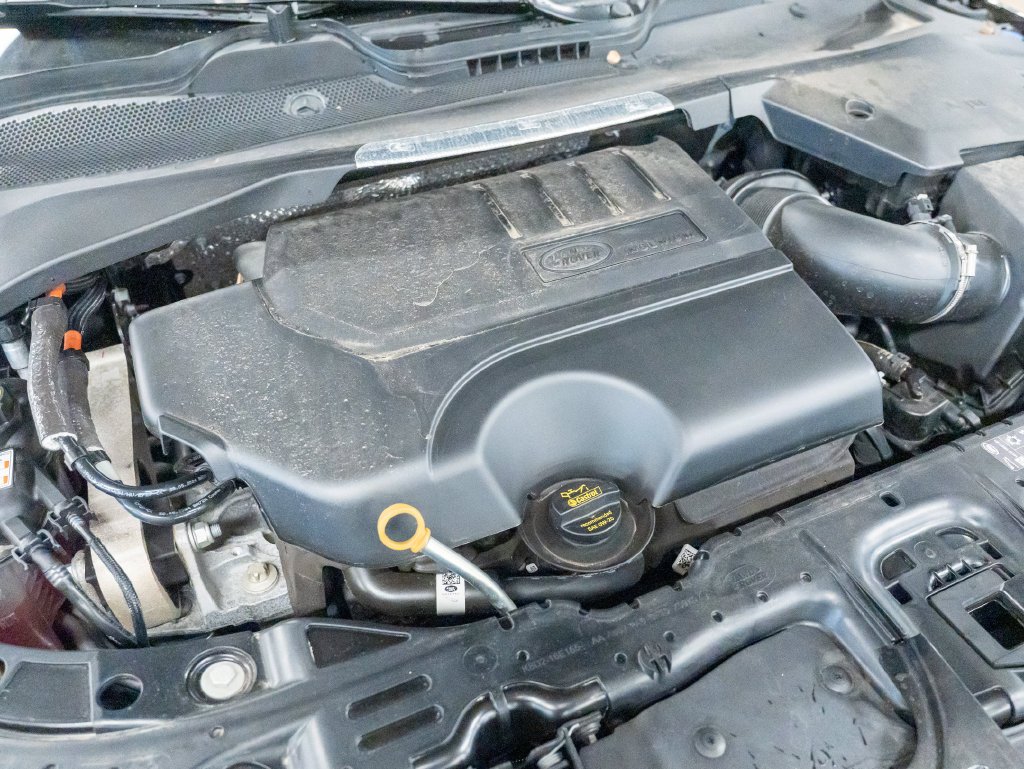 Used 2025 Black Land Rover S image 37