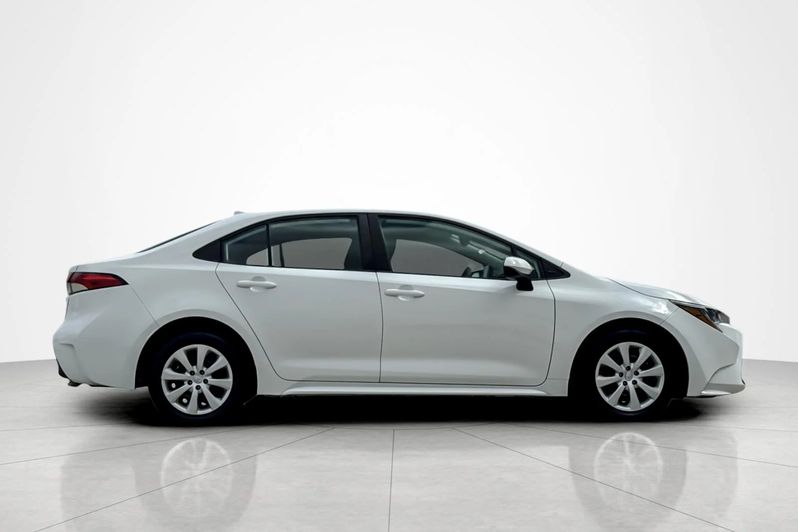 Certified Used 2024 WHITE Toyota LE image 6