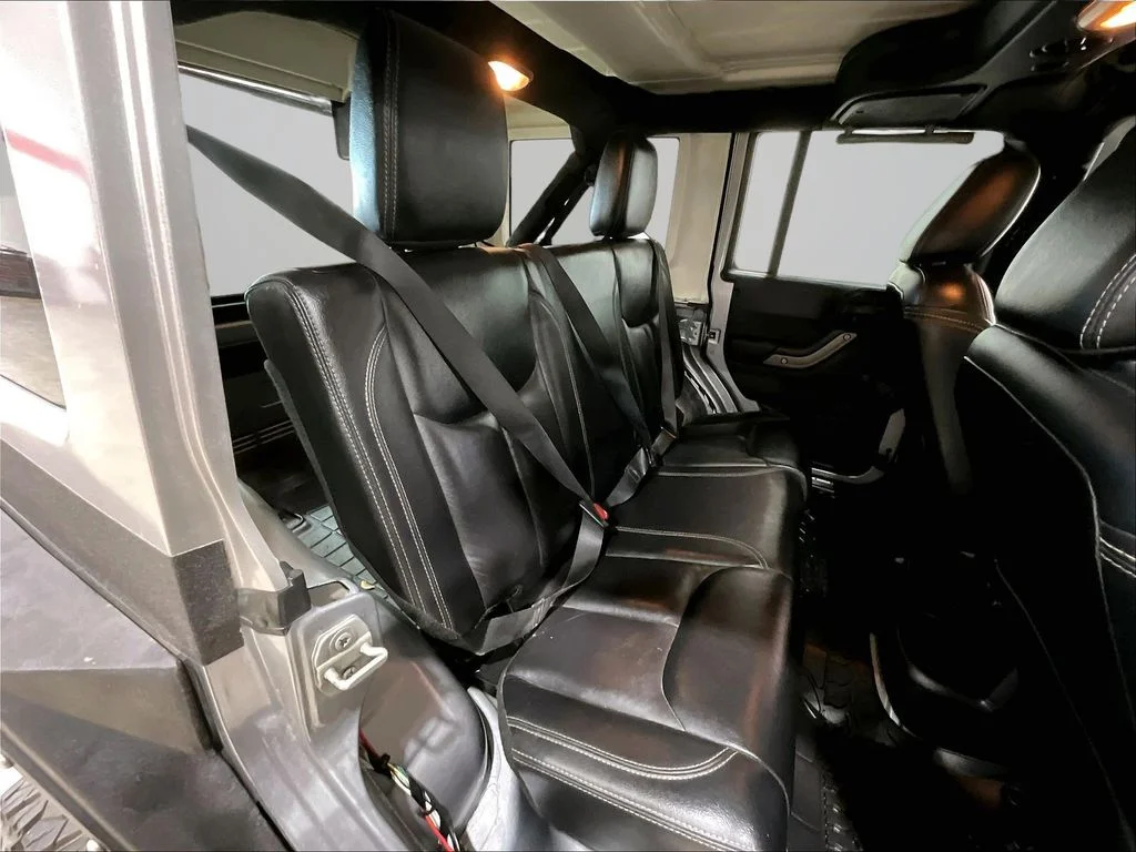 Used 2015 Silver Jeep Unlimited Sport image 24