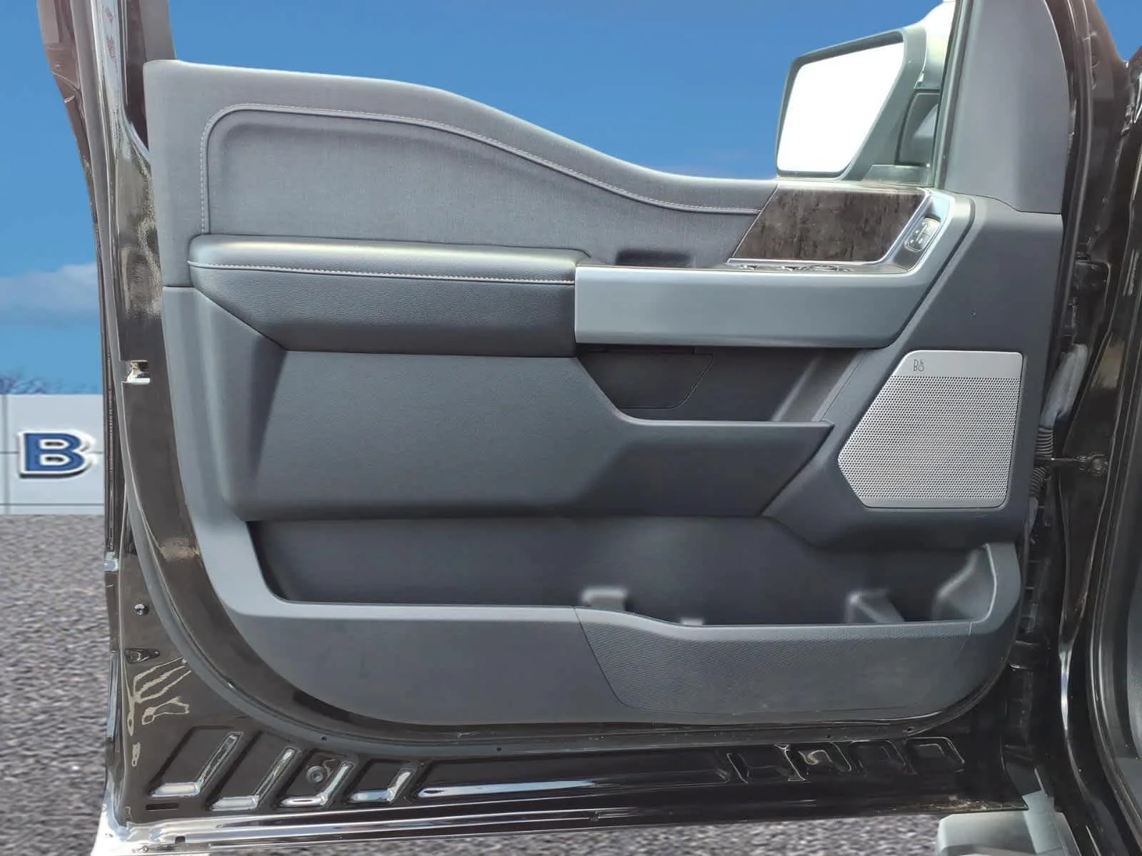 Used 2022 Agate Black Ford LARIAT image 11