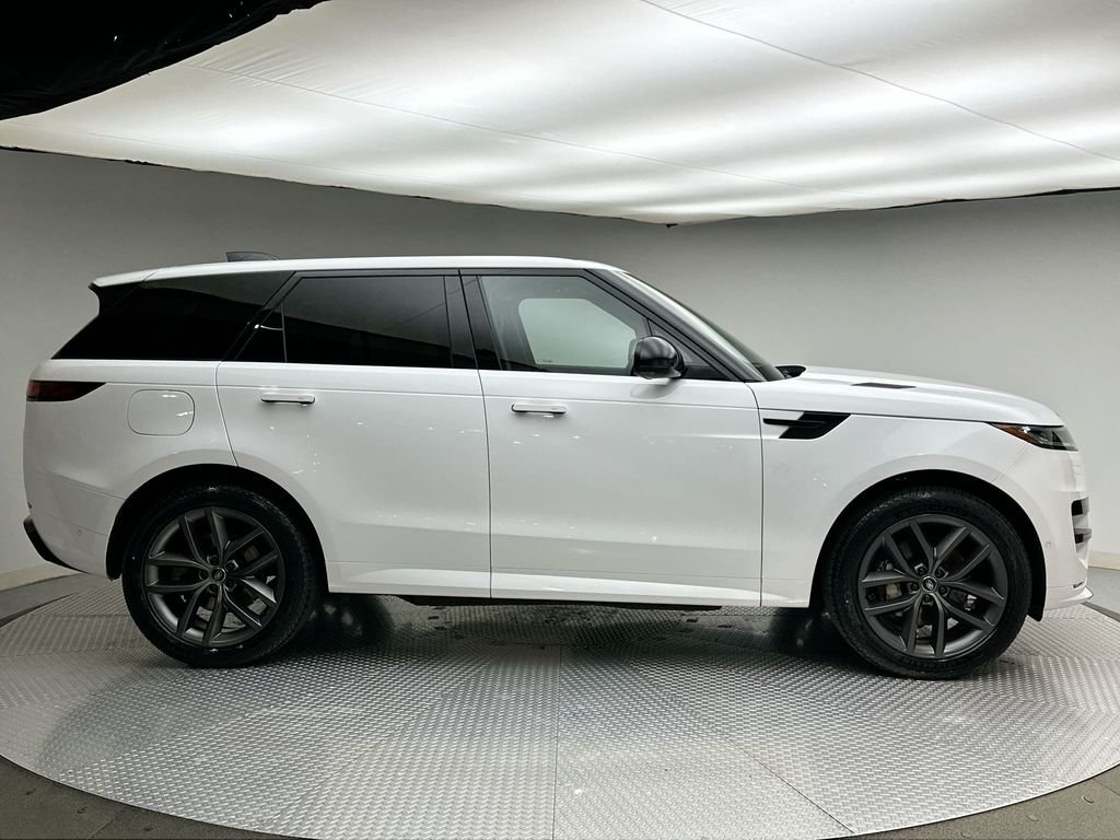 Used 2025 Santorini Black Metallic Land Rover Dynamic SE image 14
