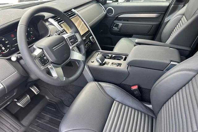 New 2026 Santorini Black Land Rover  image 9
