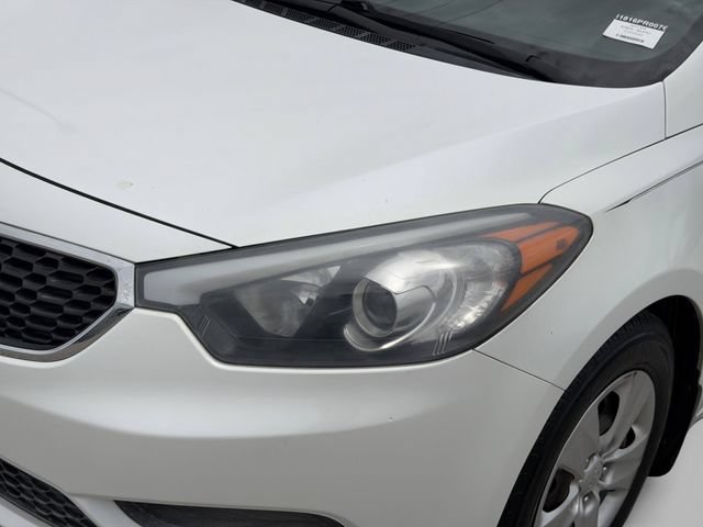 Used 2015 White Kia LX image 13