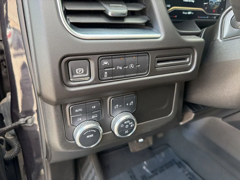 Used 2024 Silver GMC SLT image 15