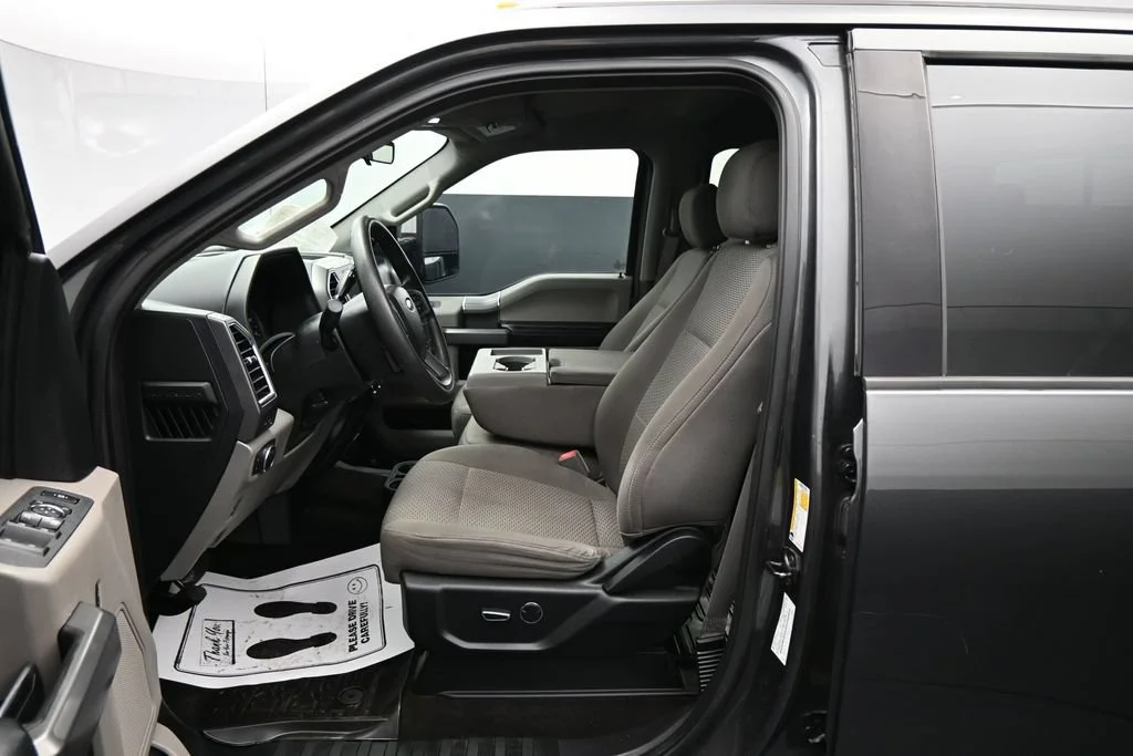 Used 2018 Gray Ford XLT image 11