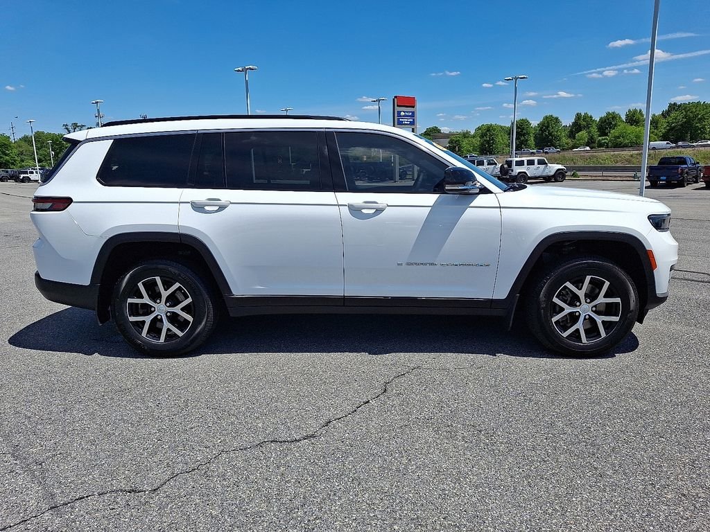 Used 2024 White Jeep Limited image 8