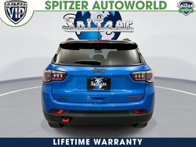 New 2026 Hydro Blue Pearl-Coat Exterior Paint Jeep Trailhawk image 8