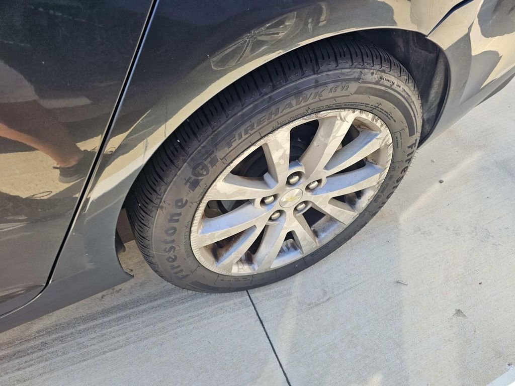 Used 2015 Gray Chevrolet LT image 10