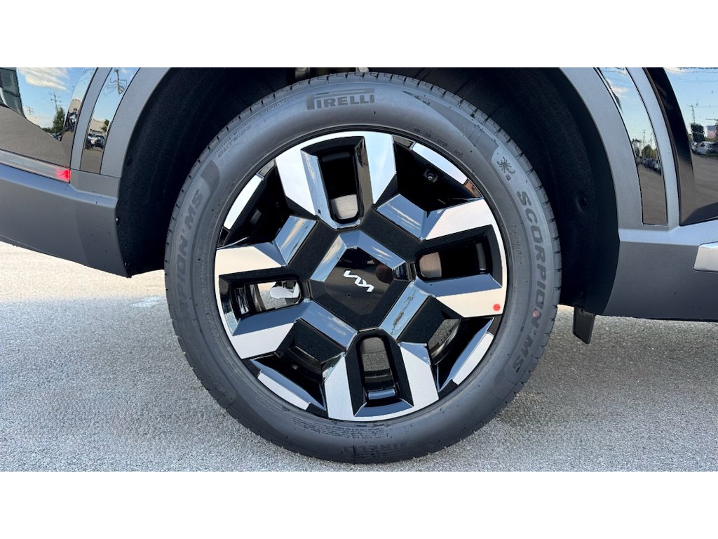 New 2027 Ebony Black Kia S image 31
