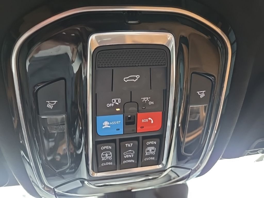 Used 2024 Black Jeep Summit image 78