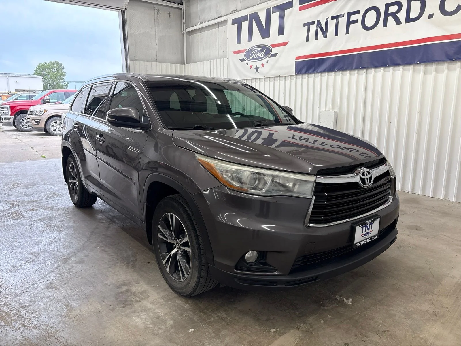 Used 2016 Toyota Highlander XLE with VIN 5TDJKRFH3GS324650 for sale in Red Oak, IA