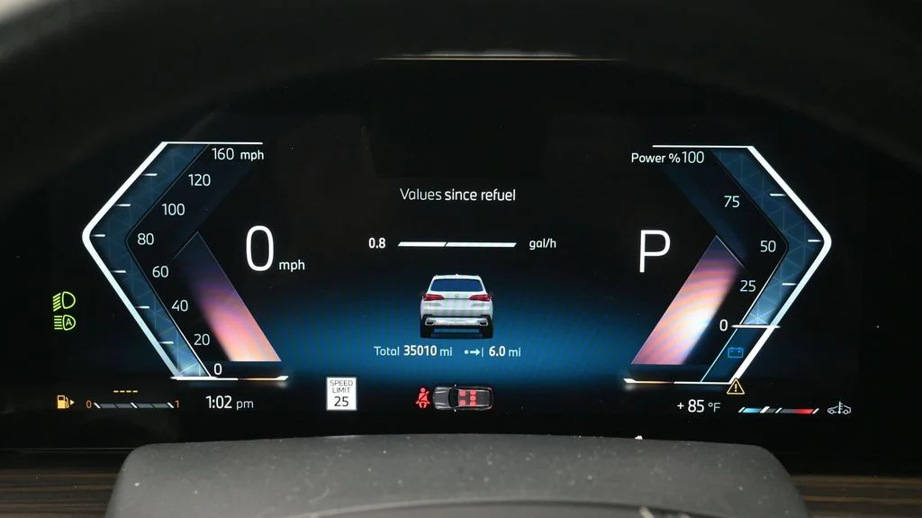 Used 2024 White BMW sDrive40i image 9