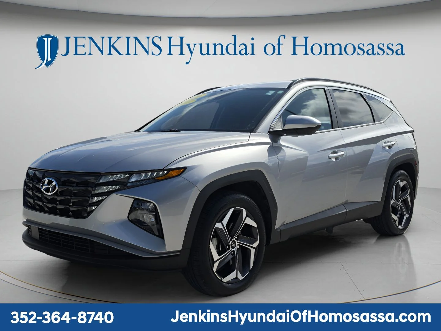 Used 2024 Silver Hyundai SEL image 9