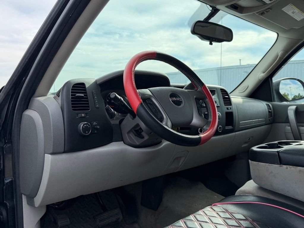 Used 2011 Black GMC SLE image 11