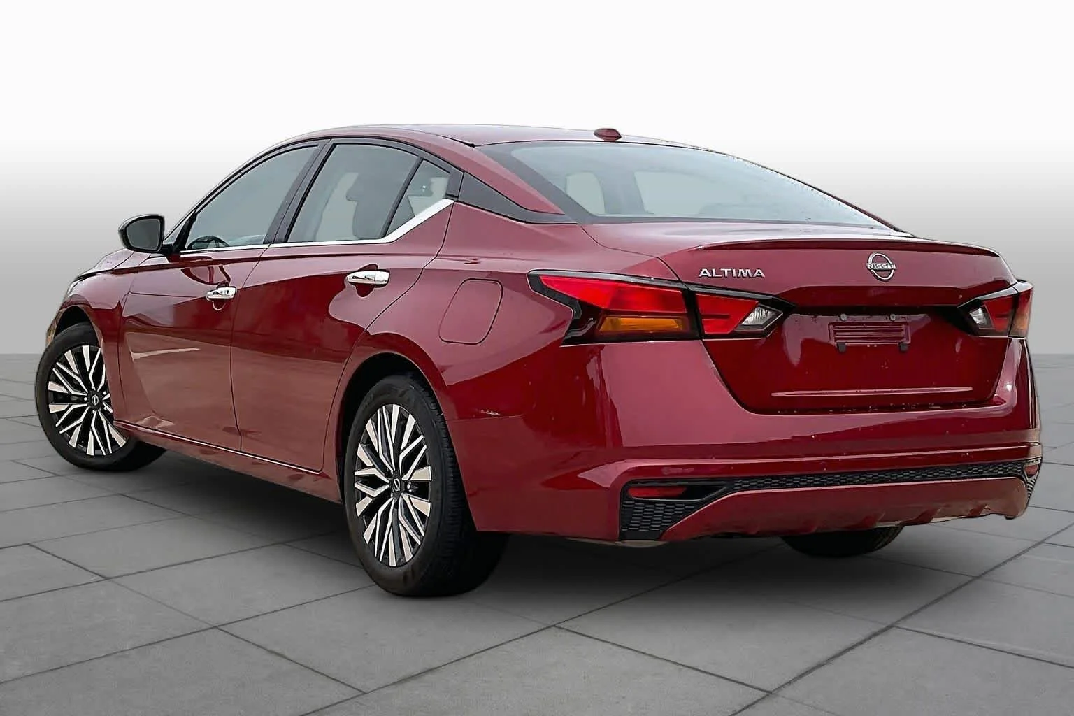 Used 2025 Scarlet Ember Nissan SV image 10