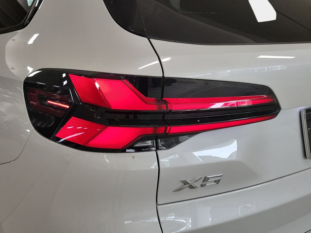 New 2026 Mineral White Metallic BMW xDrive50e image 18