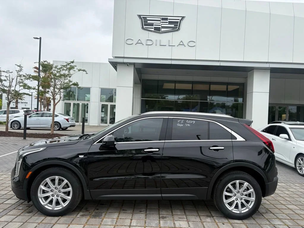 2023 Cadillac XT4 Luxury's photo