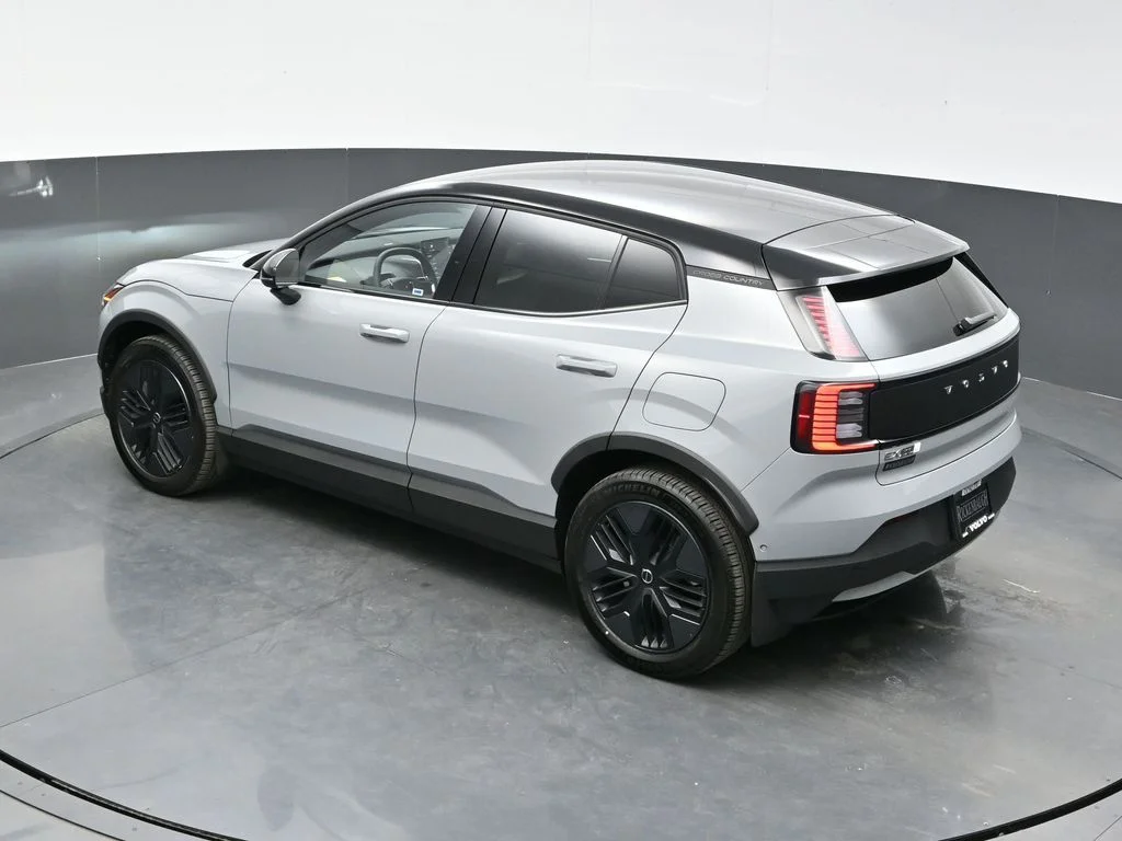 New 2026 Vapour Grey Volvo Twin Motor Cross Country Ultra image 40