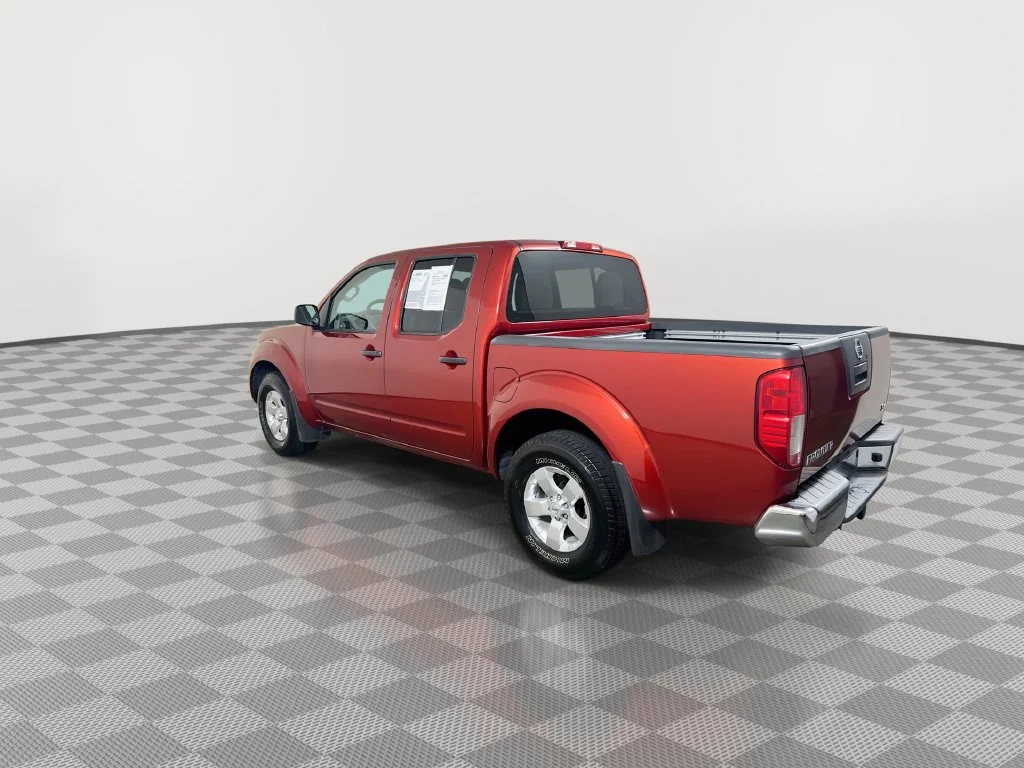 Used 2012 Red Nissan SV image 8