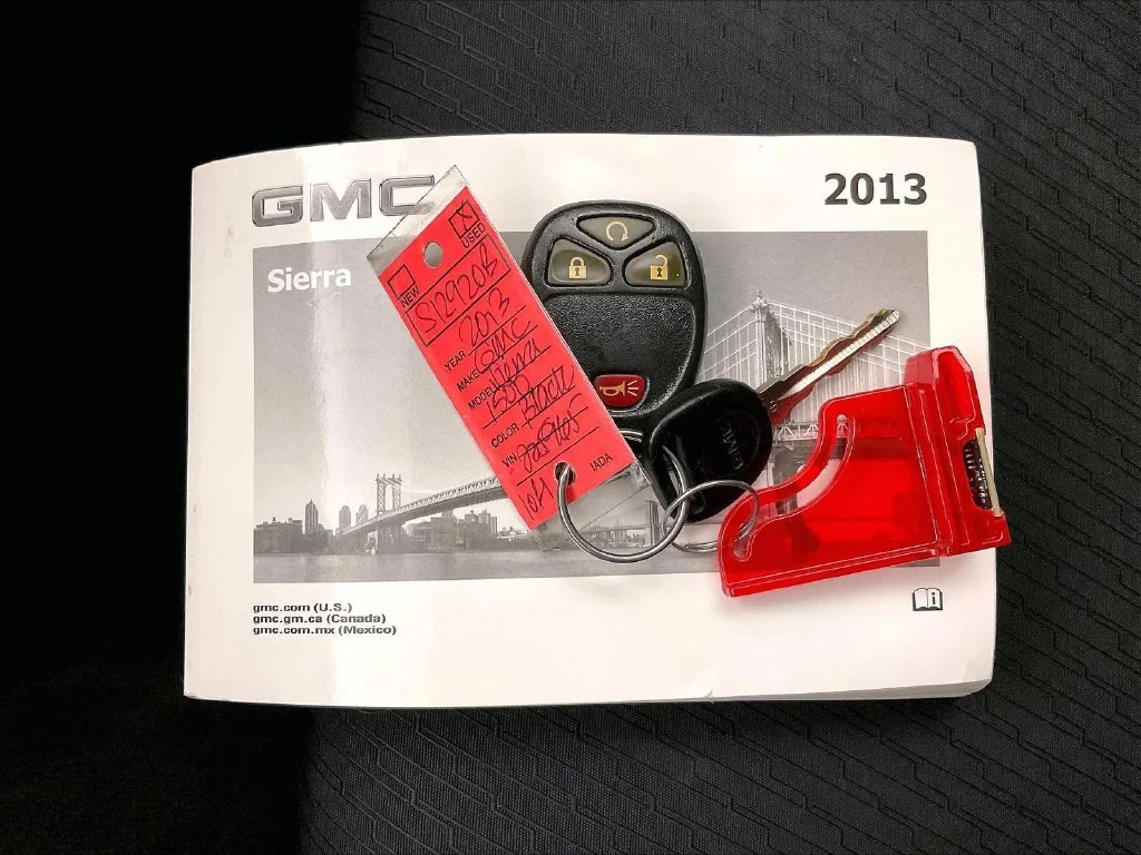 Used 2013 Black GMC SLE image 15