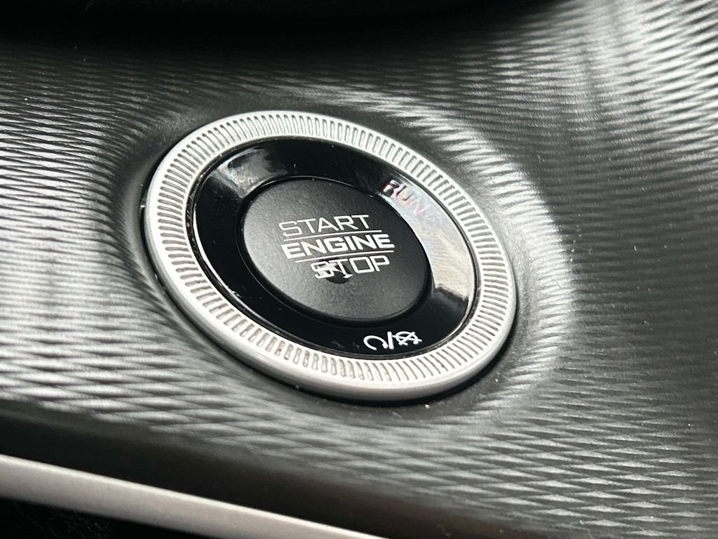 Used 2023 Black Jeep Altitude image 24