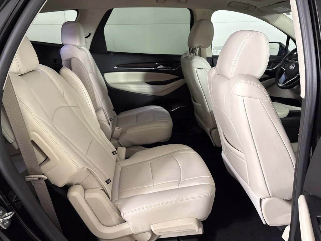 Used 2023 Black Buick Essence image 21