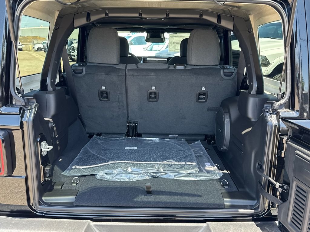 New 2026 Black Clear-Coat Exterior Paint Jeep Sport S image 10