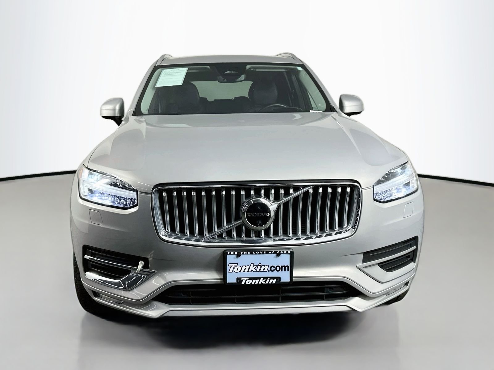 Used 2023 Silver Volvo Ultimate image 2