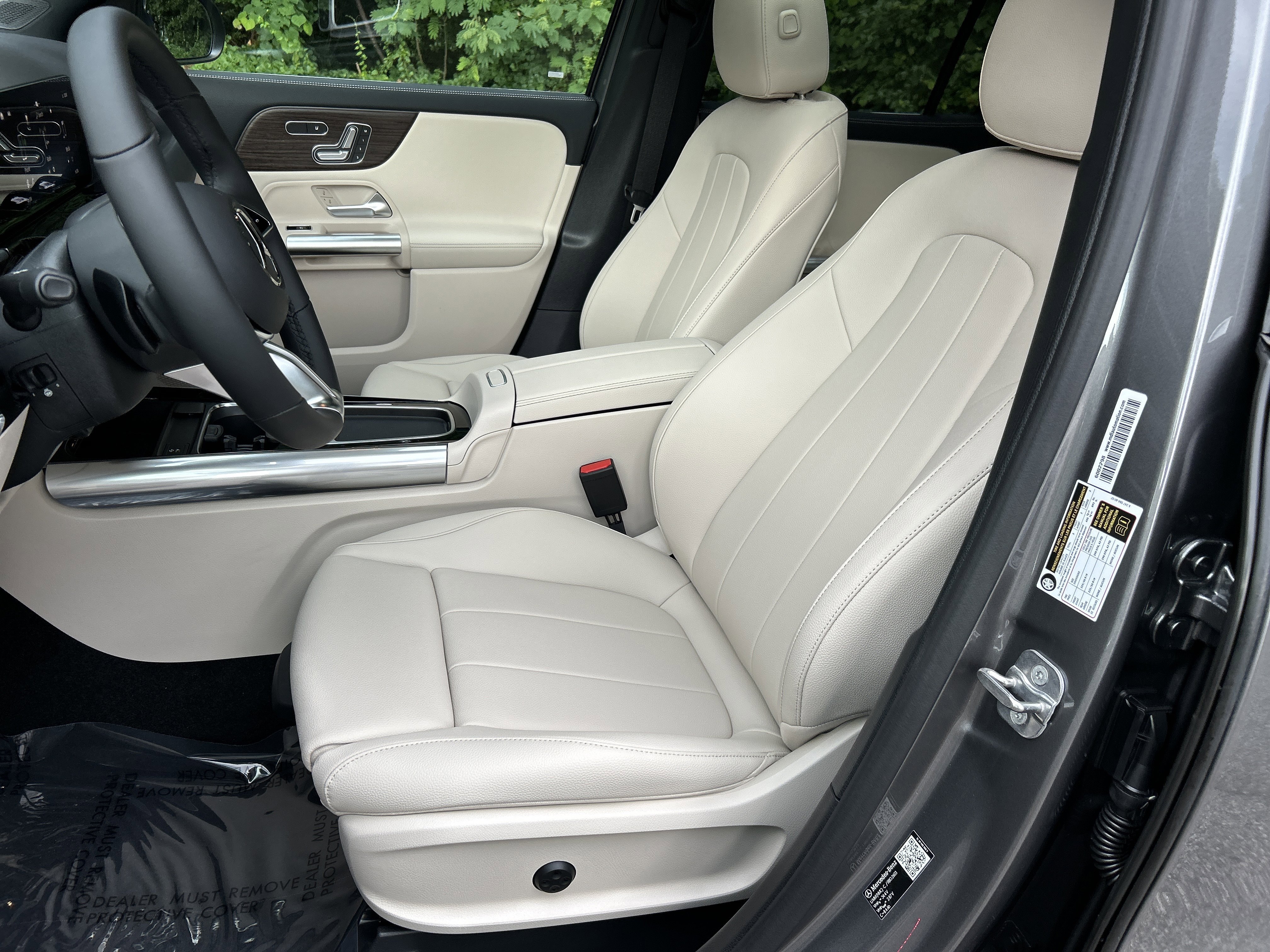 New 2026 Mountain Grey Metallic Mercedes-Benz GLA 250 SUV image 19