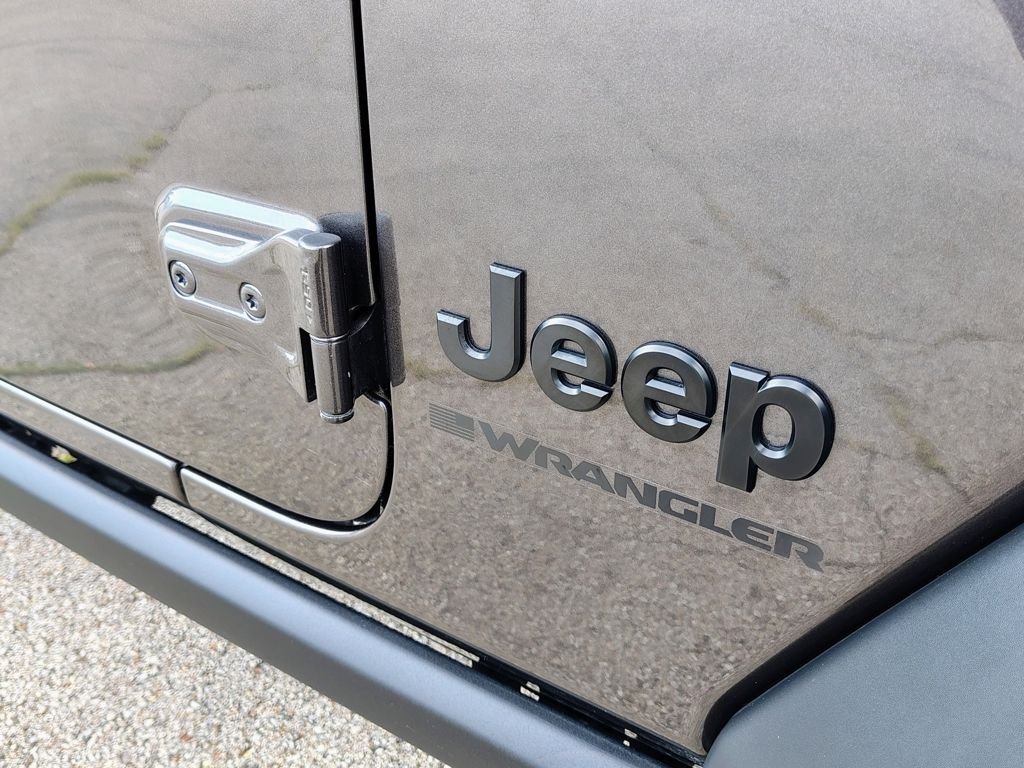 Used 2025 Gray Jeep Willys image 17